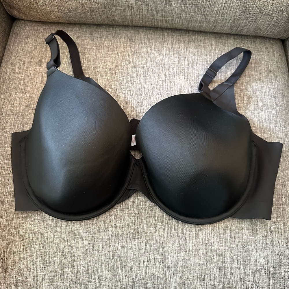 Black--Cacique (Lane Bryant) 42D Lightly Lined Full Coverage Bra